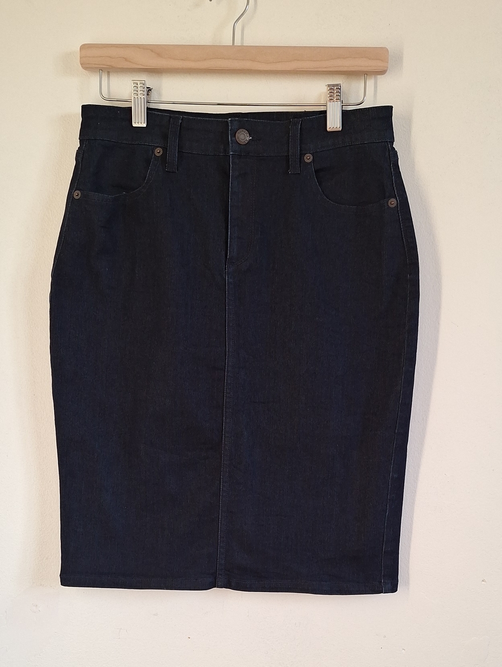 Banana Republic Black Pencil Skirt Size 4 Cotton Blend Button Detail